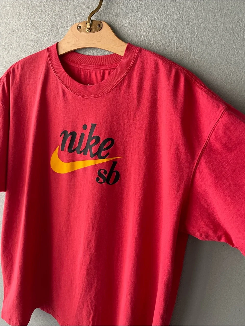 🌱5/$25🌱 Nike | SB Bright Coral Short Sleeve Tee - Picture 2 of 7